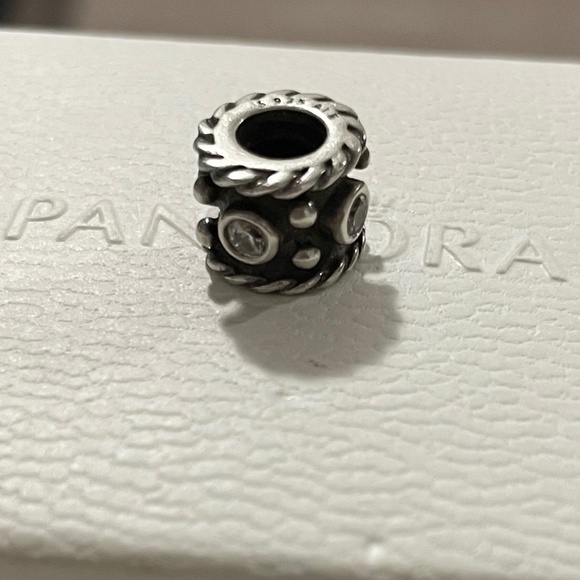 Women's Pandora Oxy Crown Charm - Picture 3 of 3